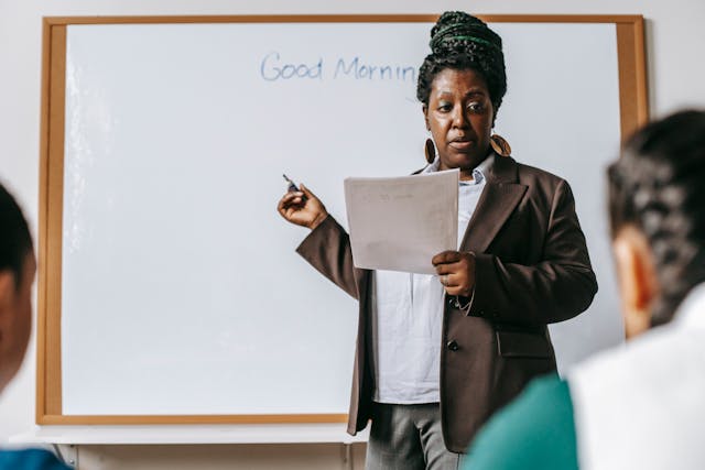 bastos-sp-abre-concurso-para-professores-e-outros-profissionais