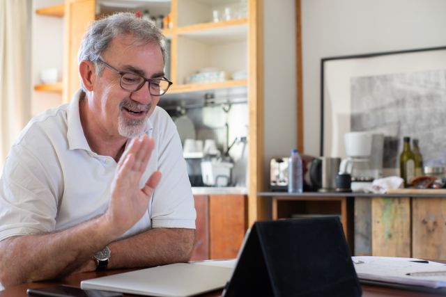uea-abre-vagas-professor-tutor-uab-e-professor-mediador-pedagogico-uab